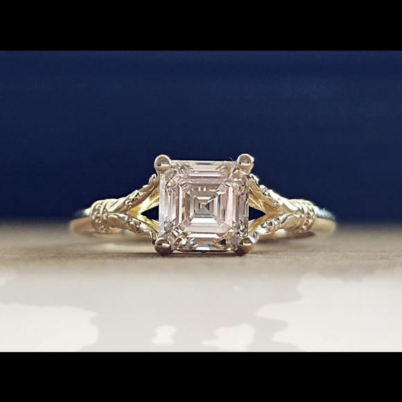 Jewelry - Asscher(Square Emerald) IGI 10 k RING